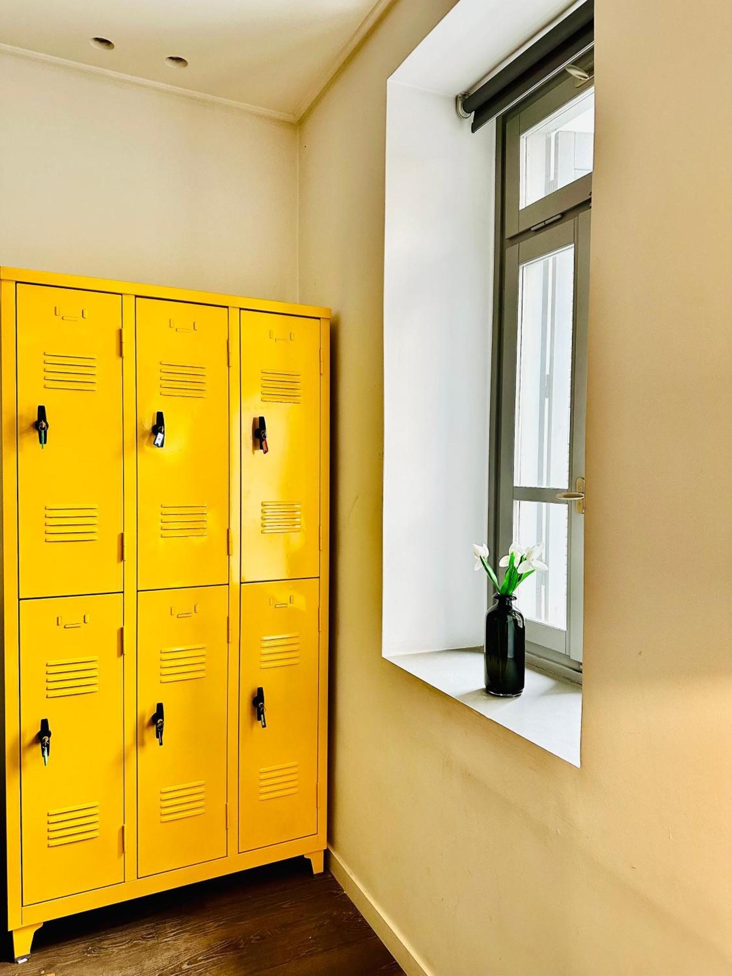 Mixed Dormitory Room