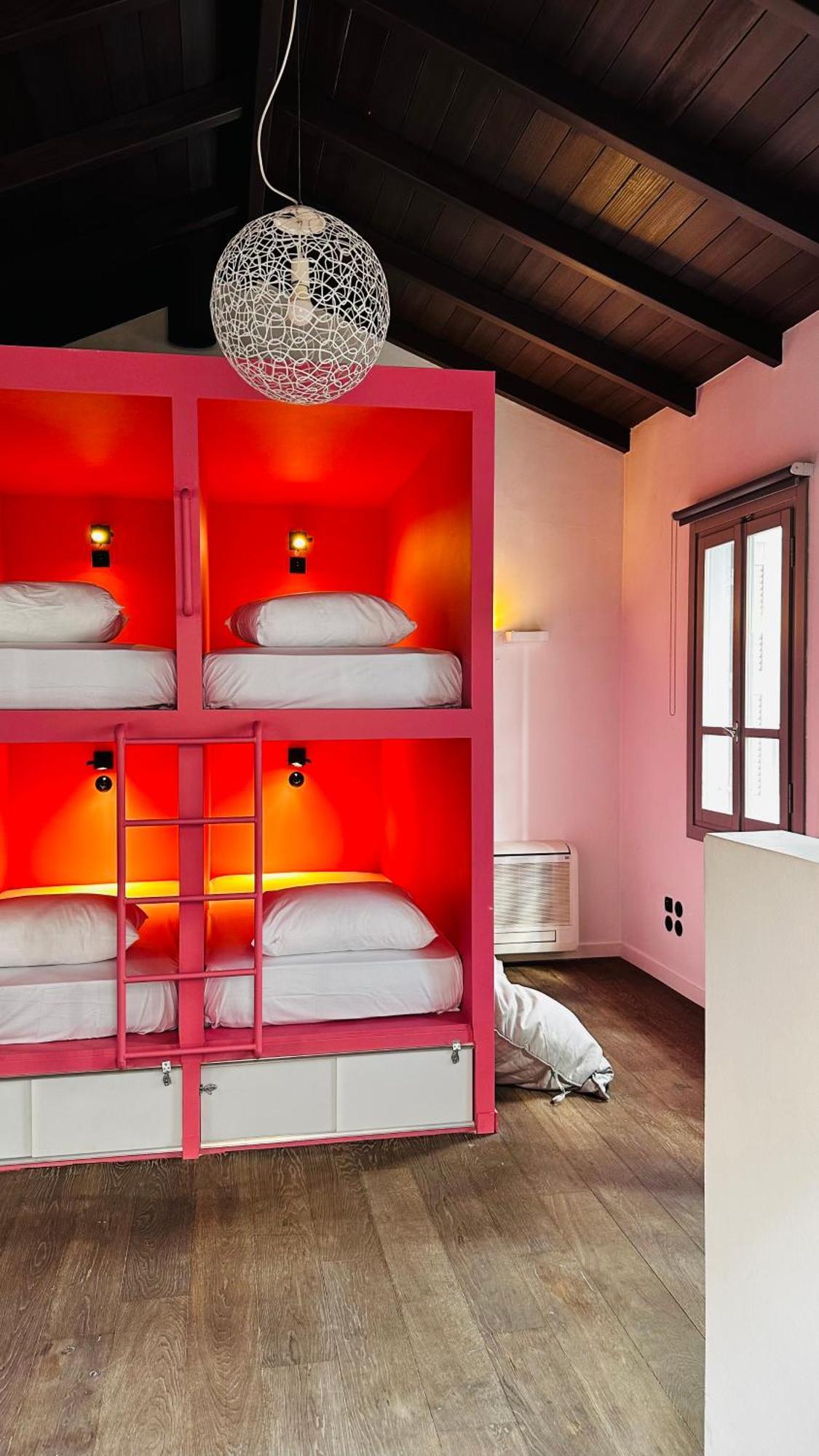 Mixed Dormitory Room