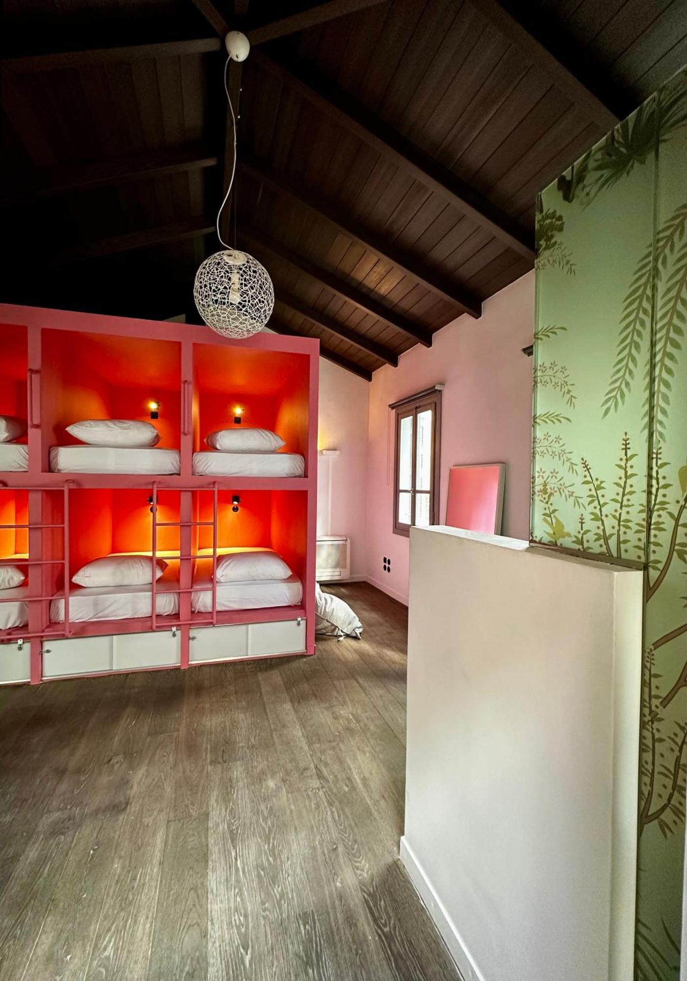 Mixed Dormitory Room